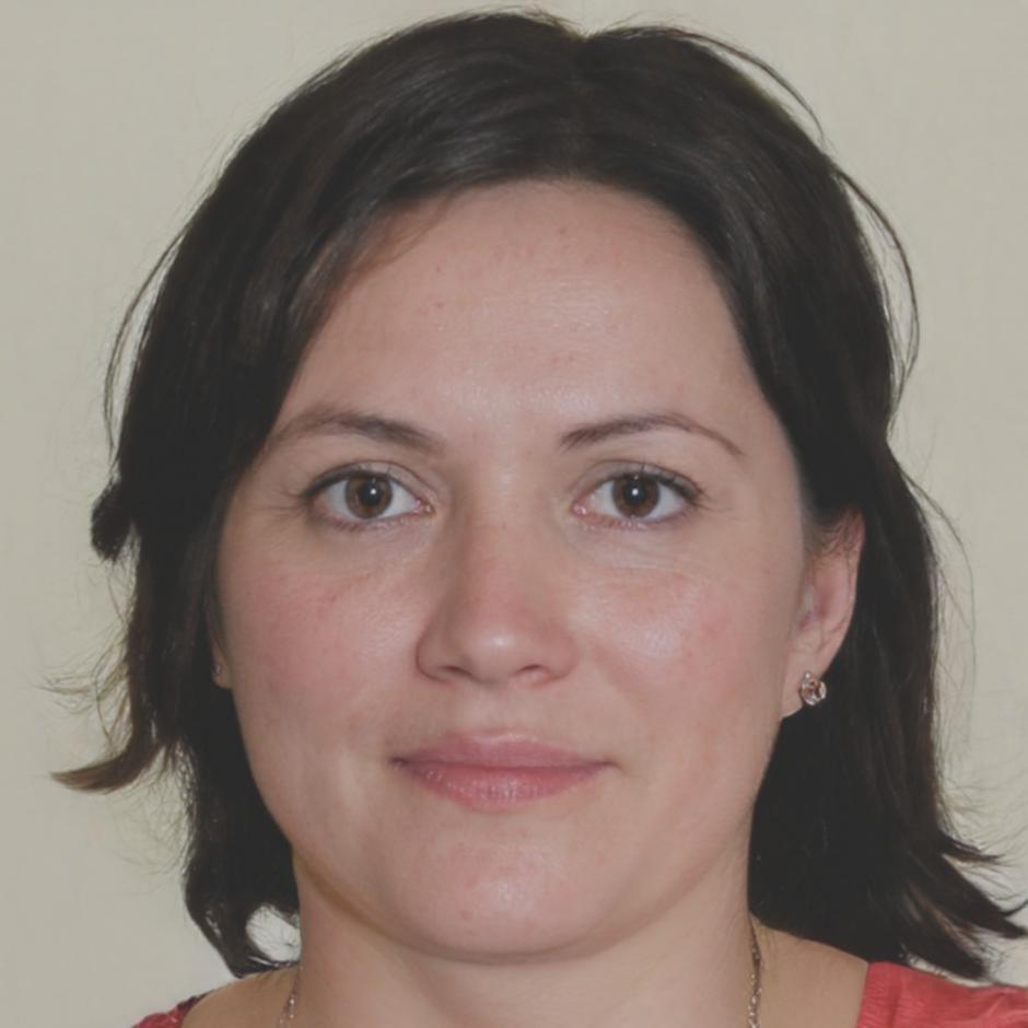 Lorena Vega Montes, Asesora Senior en zesuriuevava